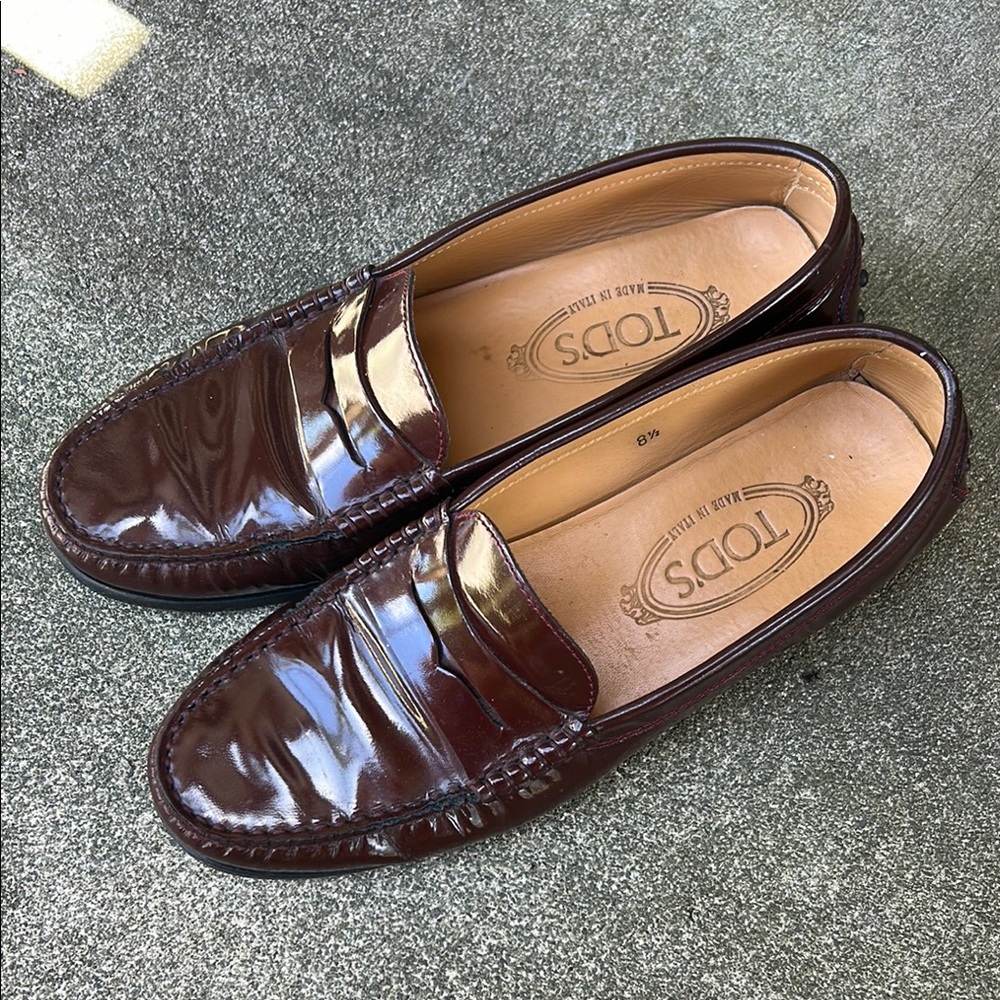 🖤TOD’S Patent leather loafers